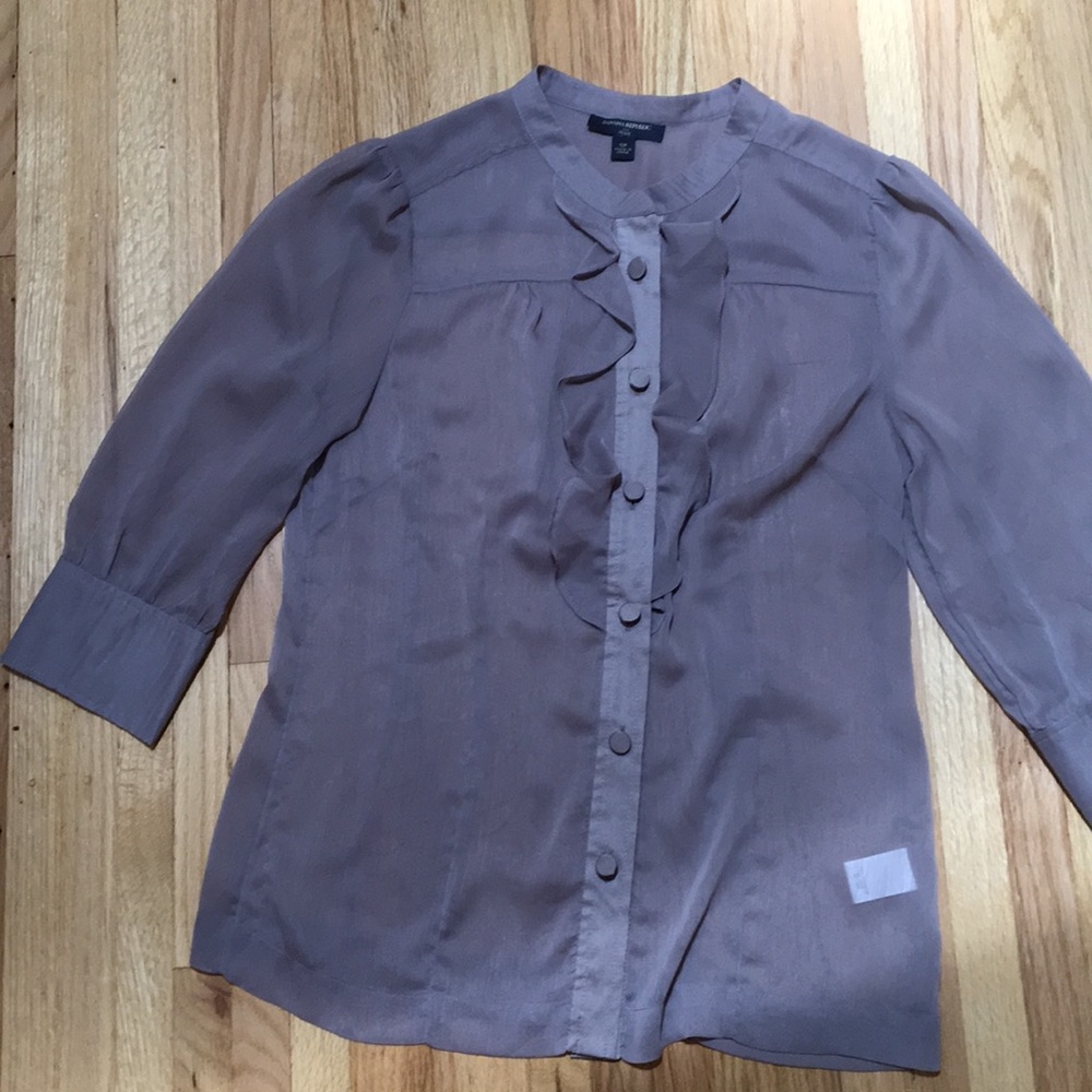 Banana Republic ruffle front, bottom up blouse - Picture 1 of 4